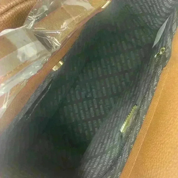 Steve Madden 3 Piece travel tote set 2 purses and wallet in color brown mocha - Picture 9 of 12